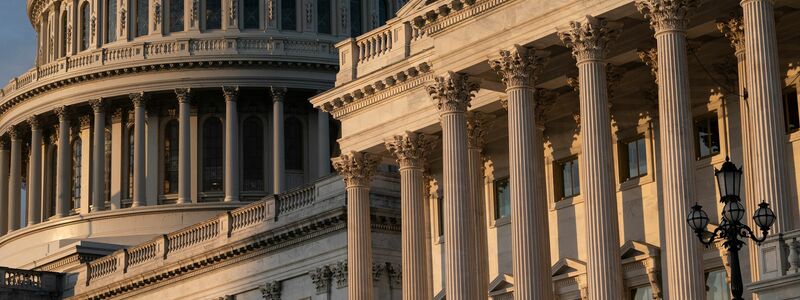 Das US-Parlament steckt kurz vor der Weihnachtspause in einem schweren Haushaltsstreit - befeuert vom designierten US-Präsidenten Trump. (Archivbild) - Foto: J. Scott Applewhite/AP/dpa