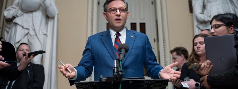 Der republikanische Vorsitzende des Repräsentantenhauses, Mike Johnson, muss nun einen Ausweg finden. - Foto: J. Scott Applewhite/AP/dpa