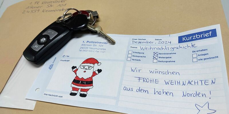 Der Schlüsselbund einer Frau aus Bad Kissingen konnte nach vielen Umwegen dank der Marke ihres verstorbenen Hundes wieder zur Besitzerin zurückgeschickt werden. - Foto: --/Polizei Neumünster/dpa