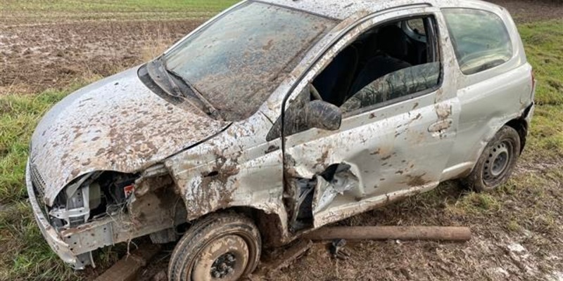 POL-PDKL: Demolierter Pkw aufgefunden - Foto: presseportal.de