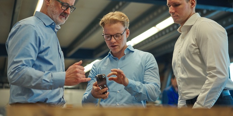 Neukunden-Gewinnung für das produzierende Gewerbe: Wie die KI-Experten Kai Boers & Philipp Klimke für 6- bis 7-stellige Neukunden-Deals bei Mittelständlern mit künstlicher Vertriebsintelligenz sorgen - Foto: presseportal.de