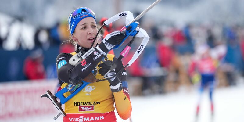 Franziska Preuß läuft auch in Frankreich auf das Podest.  - Foto: Georg Hochmuth/APA/dpa