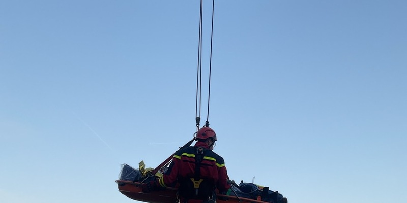 FW-DO: Höhenretter unterstützen bei Menschenrettung in Hamm auf einem Frachtschiff - Foto: presseportal.de