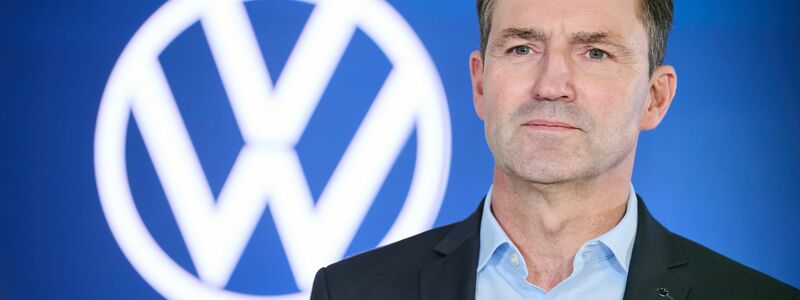 Der Autobauer habe harte Entscheidungen treffen müssen, sagte VW-Markenchef Schäfer. - Foto: Annette Riedl/dpa