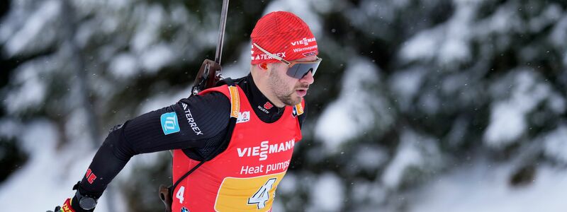 Danilo Riethmüller läuft in der Verfolgung ganz weit nach vorne. - Foto: Matthias Schrader/AP/dpa