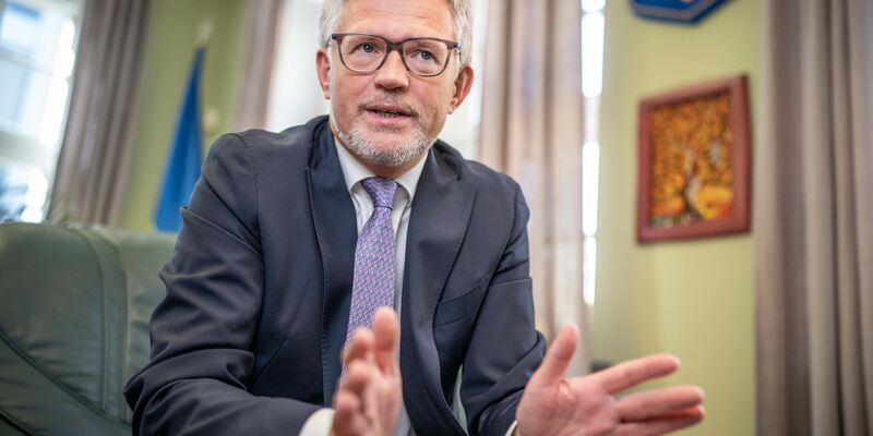 Andrij Melnyk hat die Geheimhaltung von Waffenlieferungen schon als Botschafter in Deutschland kritisiert. (Archivbild) - Foto: Michael Kappeler/dpa