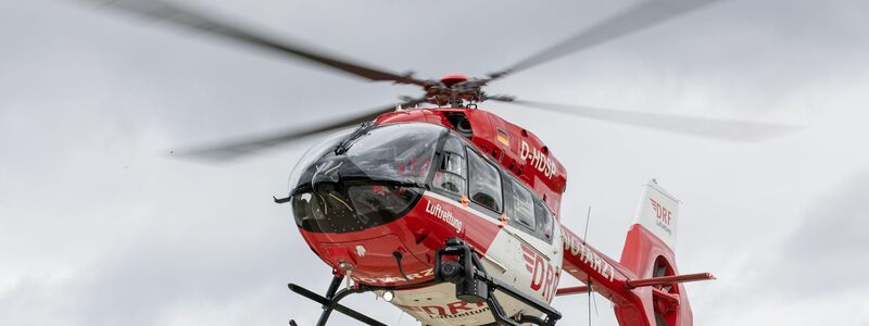 Rettungshubschrauber (Archivbild) - Foto: Daniel Karmann/dpa