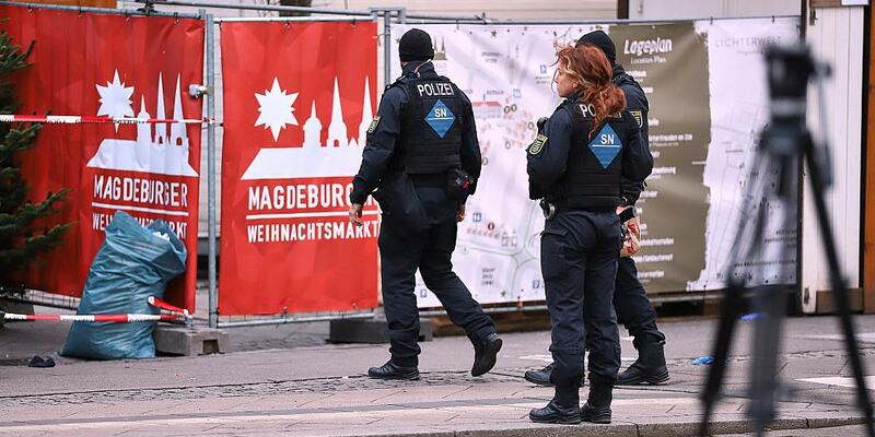 Polizisten nach Anschlag auf Magdeburger Weihnachtsmarkt am 21.12.2024 - Foto: über dts Nachrichtenagentur