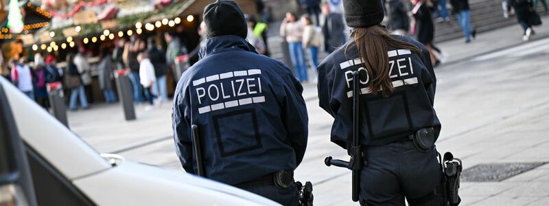 Fünf Menschen kamen bei dem Anschlag auf dem Weihnachtsmarkt ums Leben. - Foto: Marius Bulling/dpa