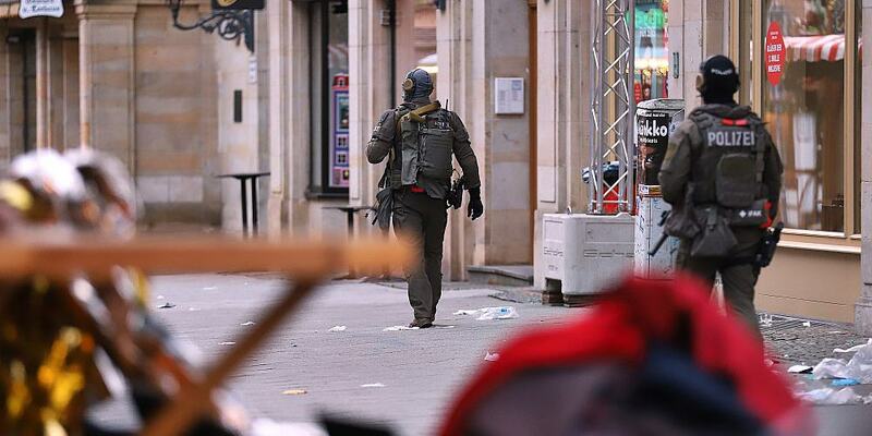 Polizisten nach Anschlag auf Magdeburger Weihnachtsmarkt am 21.12.2024 - Foto: über dts Nachrichtenagentur