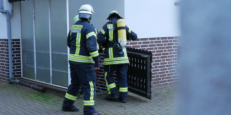 FW Celle: Kellerbrand mit zwei verletzten Personen - Foto: presseportal.de