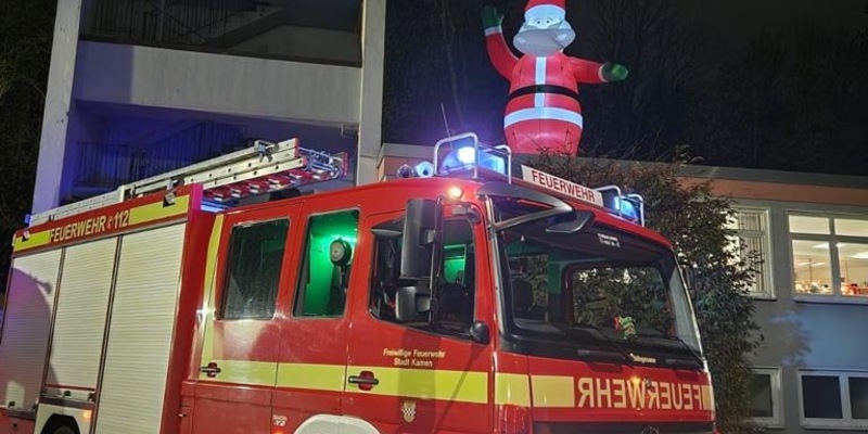 FW Kamen: Weihnachts- und Neujahrsgruß der Feuerwehr Kamen - Foto: presseportal.de