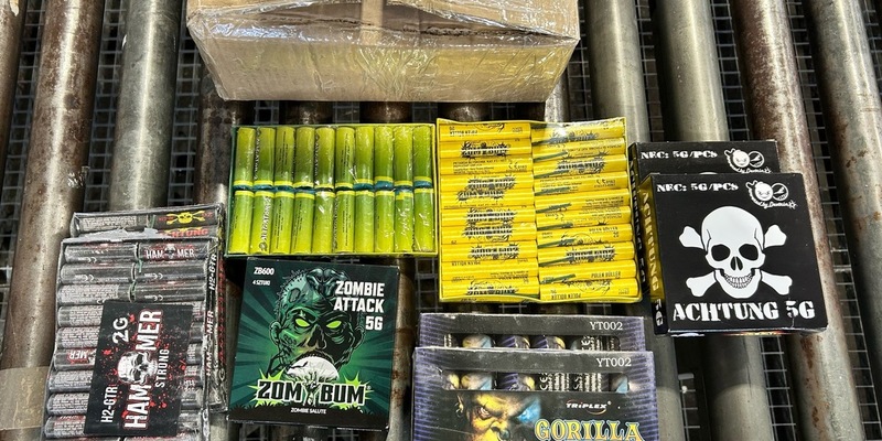 HZA-HST: Stralsunder Zoll warnt vor Gefahren bei Silvesterfeuerwerk ./. Vermeiden Sie den Kauf von illegaler Pyrotechnik - Foto: presseportal.de