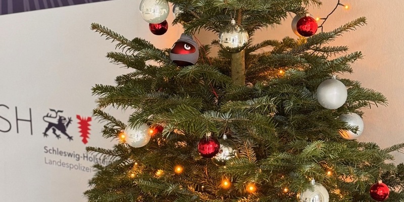 POL-KI: 241223.3 Kiel / Plön: Die Pressestelle der Polizeidirektion Kiel wünscht schöne und besinnliche Weihnachtstage - Foto: presseportal.de