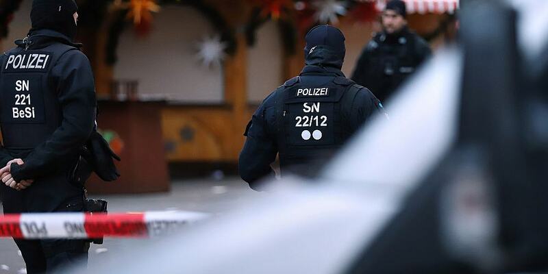Polizisten nach Anschlag auf Magdeburger Weihnachtsmarkt am 21.12.2024 - Foto: über dts Nachrichtenagentur