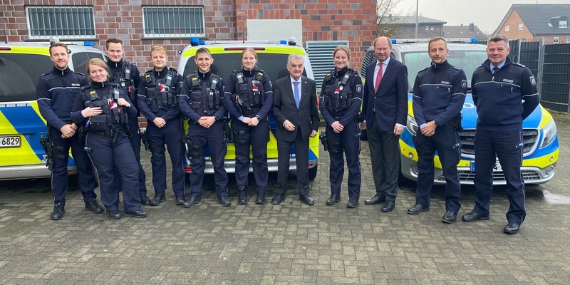 POL-WAF: Warendorf/Kreis Warendorf. Innenminister überraschte Warendorfer Polizisten am Heiligabend - Foto: presseportal.de