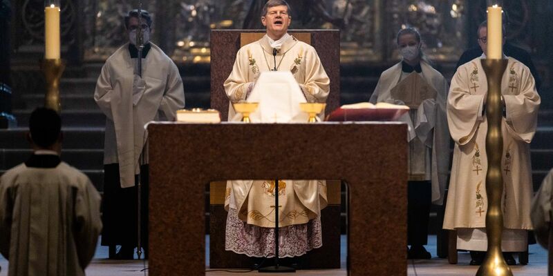 Etliche Besucher haben in Freiburg den Gottesdienst von Erzbischof Burger an Heiligabend gestört. (Symbolfoto). - Foto: Philipp von Ditfurth/dpa