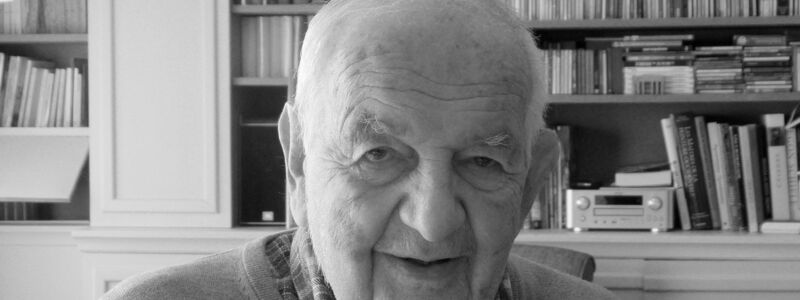 Deutsch-französischer Publizist Alfred Grosser mit 99 Jahren gestorben. (Archivbild) - Foto: Sabine Glaubitz/dpa