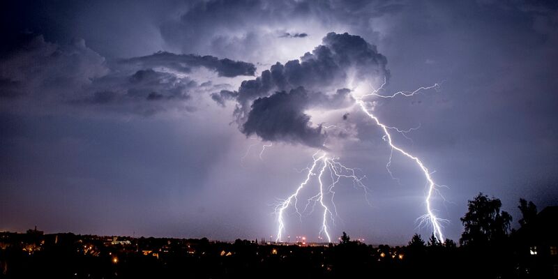 Statistiker haben ganz genau hingeschaut und auch die stärksten Blitze des Jahres ermittelt.   - Foto: Florian Gaertner/dpa-Zentralbild/dpa-tmn