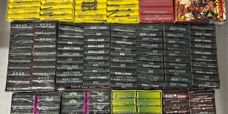 HZA-KR: Hauptzollamt Krefeld stellt illegales Feuerwerk sicher und warnt vor Gefahren - Foto: presseportal.de