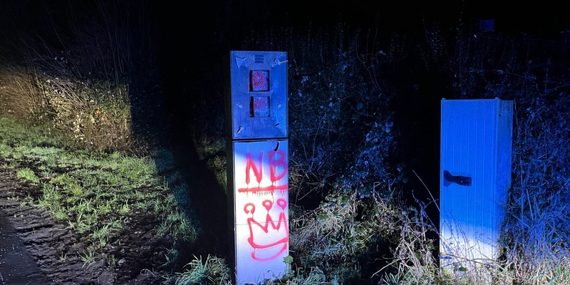 POL-KLE: Bedburg-Hau/Hasselt - Geschwindigkeitsüberwachungsanlage mutwillig zerstört / Zeugen gesucht - Foto: presseportal.de