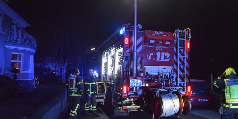 FW-MK: Person in der Lenne - Foto: presseportal.de