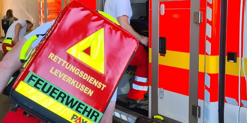 FW-LEV: PKW Brand nach Verkehrsunfall - Foto: presseportal.de