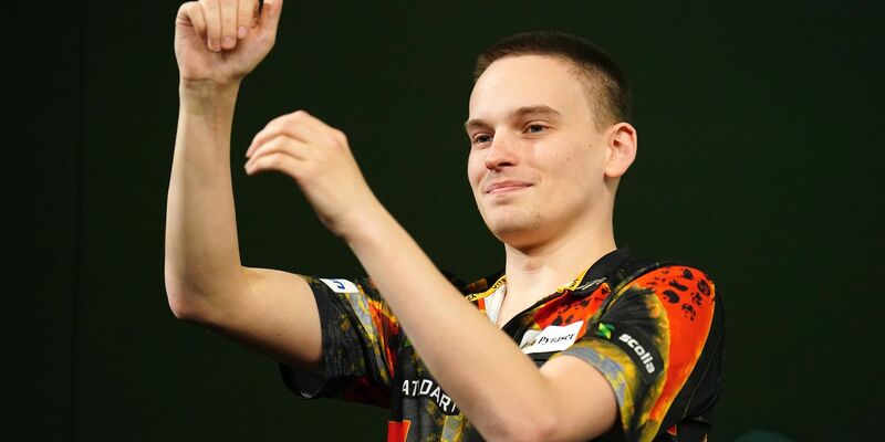 Fan-Schals zum besonderen Finale. - Foto: Zac Goodwin/PA Wire/dpa