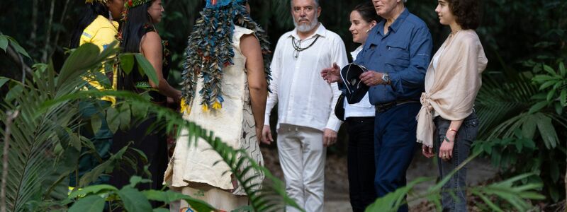 Treffen Menschen unterschiedlicher Kulturen und Sprachen aufeinander: Kaum etwas ist universell, nicht einmal das Kopfschütteln. - Foto: Manuel Balce Ceneta/AP/dpa