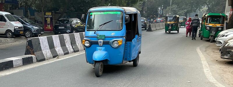 Auf Indiens Straßen machen die Ape den Tuk-Tuks jetzt schon Konkurrenz. (Archivbild) - Foto: Dirk Godder/dpa