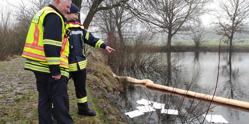 FW Celle: Gewässerverunreinigung - Foto: presseportal.de