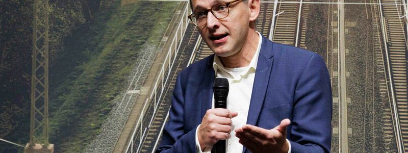 InfraGo-Vorstand Philipp Nagl erwartet, dass der Zugverkehr bei gleichbleibenden Investitionen in wenigen Jahren merklich besser wird. (Archivbild) - Foto: Carsten Koall/dpa