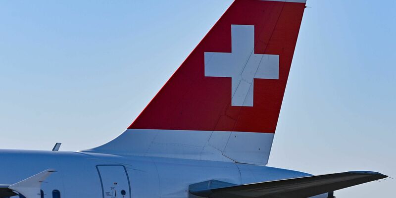 Das Flugzeug musste wegen Rauchs in der Kabine in der österreichischen Stadt Graz landen. (Archivbild) - Foto: Patrick Pleul/dpa-Zentralbild/dpa