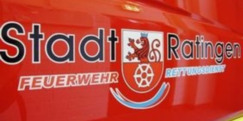 FW Ratingen: Feuerwehr Ratingen im Umweltschutzeinsatz nach Gewässerverunreinigung - Foto: presseportal.de