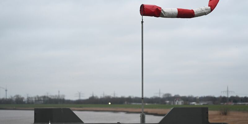 Es stürmt im Norden Deutschlands.  - Foto: Lars Penning/dpa
