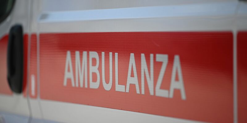 Die Opfer des Messerangriffs wurden in Krankenhäuser gebracht, sind aber wohl nicht in Lebensgefahr. (Archivbild) - Foto: Marijan Murat/dpa