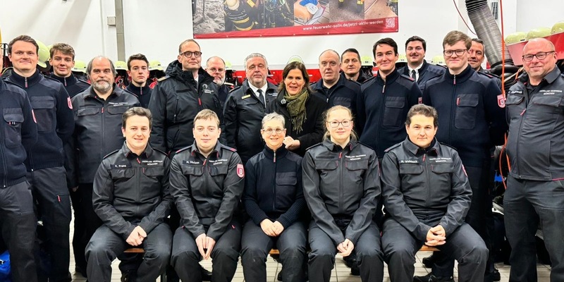 FW-M: Bürgermeisterin Verena Dietl bedankt sich bei der Freiwilligen Feuerwehr München für ihr Engagement (Solln) - Foto: presseportal.de
