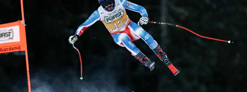 Ski-Star Cyprien Sarrazin gewann vergangene Saison beide Abfahrten in Kitzbühel. - Foto: Gabriele Facciotti/AP/dpa