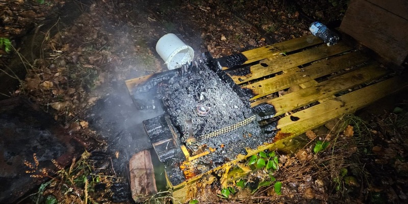FW-EN: Brennender Bienenstock - Foto: presseportal.de