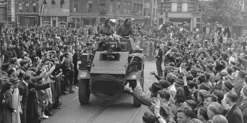 Wer stand im Krieg damals an der Seite der Deutschen, das ist in den Niederlanden neuerdings in einem Namensregister online einsehbar (Archivbild). - Foto: Uncredited/AP/dpa