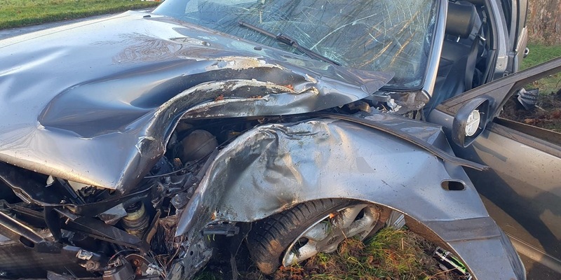 POL-STD: 31-jähriger Autofahrer bei Unfall in der Gemarkung Hollenbeck schwer verletzt, Polizei Harsefeld sucht wichtigen Unfallzeugen - Foto: presseportal.de
