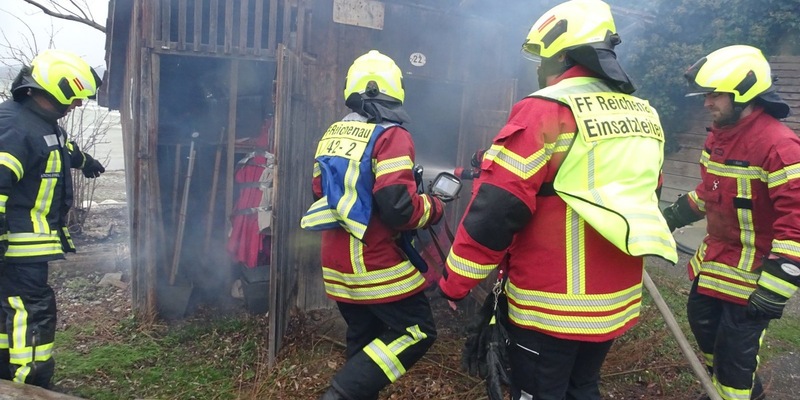 FW Reichenau: Pressemitteilung: Baum am Campingplatz brennt erneut, 02.01.2025, Reichenau-Mittelzell - Foto: presseportal.de