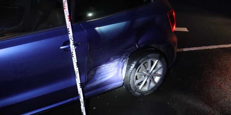 POL-HX: Unbekannter Autofahrer prallt gegen Polo und fährt davon - Foto: presseportal.de