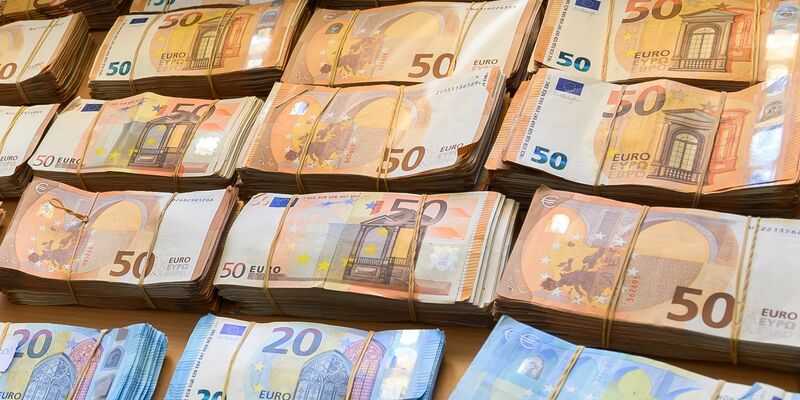 Großspenden füllen derzeit die Wahlkampfkassen von CDU und FDP. - Foto: Silas Stein/dpa