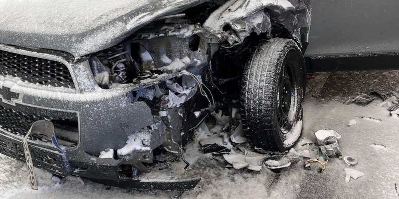 POL-GM: Auf winterlicher Straße in den Gegenverkehr geschleudert - Foto: presseportal.de
