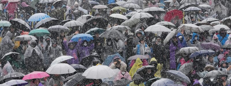 Ein Bezirksgericht in Seoul hat laut Yonhap den Haftbefehl gegen Yoon verlängert.  - Foto: Ahn Young-joon/AP/dpa