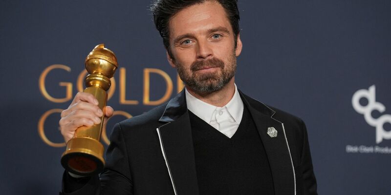 Sebastian Stan setzt sich in der Sparte «Bester Komödien-Darsteller» durch. - Foto: Chris Pizzello/Invision/AP/dpa