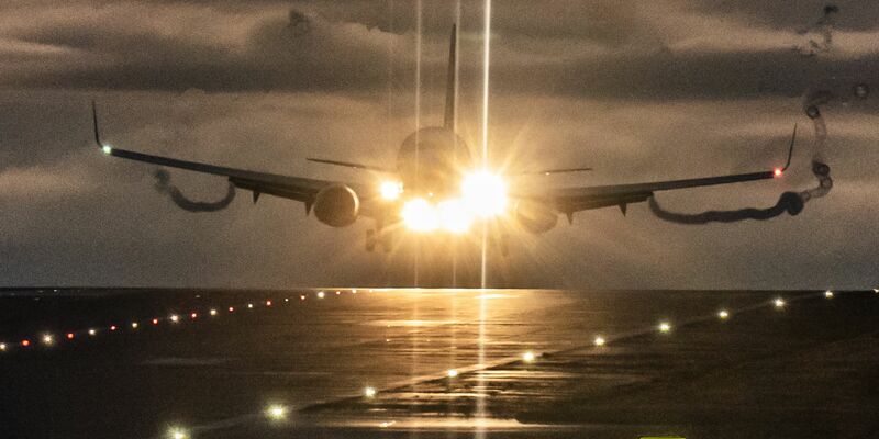 Landung während eines Sturms auf dem Flughafen Leeds Bradford. (Archivbild) - Foto: Danny Lawson/PA Wire/dpa