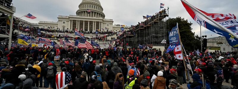 Anhänger von Trump waren nach einer Rede des Republikaners vor das US-Kapitol gezogen. (Archivbild) - Foto: Essdras M. Suarez/ZUMA Wire/dpa