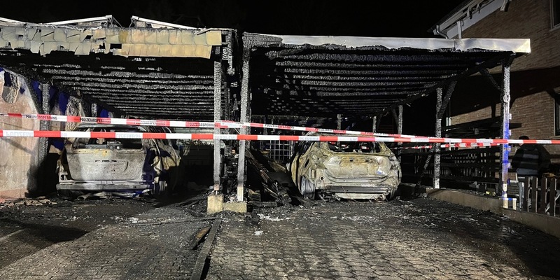 POL-EU: Carports komplett ausgebrannt - Foto: presseportal.de